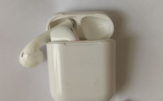 蓝牙耳机充电仓（蓝牙耳机充电仓正确充电方法图解）