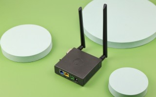 路由器官网登录页面（蒲公英R300A 4G路由器体验）