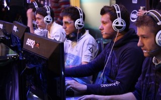 电竞游戏显示器推荐（电竞游戏用多少寸的显示器）