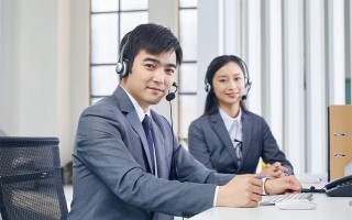 真正的职场高手，不是忙着挣钱，而是让自己更值钱！你认为呢？