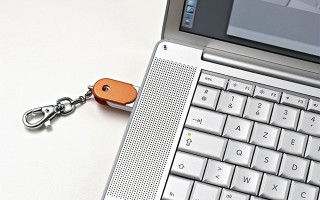 电脑u盘不显示怎么办（电脑插u盘显示usb无法识别解决方法）