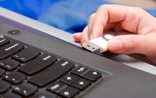 u盘无法读取如何修复（u盘在电脑上读不出来解决方法）