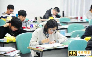 大多实体书店濒临倒闭，可这家小书店运用免费模式，年收入超百万！