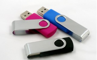 u盘读不出来是什么原因（u盘里的歌曲在车上读不出解决方法）