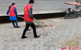 “走心”小事聚民心 郑州金水200多名志愿者走上街头“大扫除”