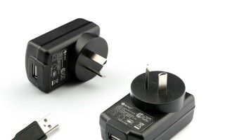 电脑充电器能托运吗（坐飞机电脑适配器可以托运吗）