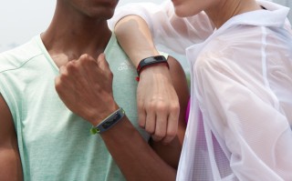 荣耀手环怎么连接手机蓝牙（99元！荣耀手环4 Running版评测）