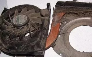 笔记本电脑除尘怎么处理（笔记本电脑清灰要处理哪些地方）