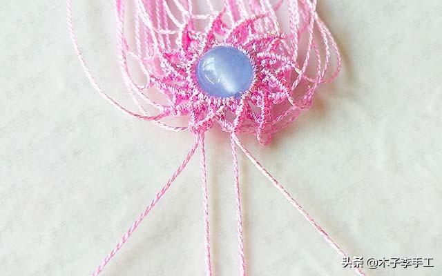 镂空香囊挂件的详细编织图解,步骤太多,保存下来慢慢看哦-第19张图片-90博客网 镂空香囊挂件的详细编织图解,步骤太多,保存下来慢慢看哦-第19张图片-90博客网