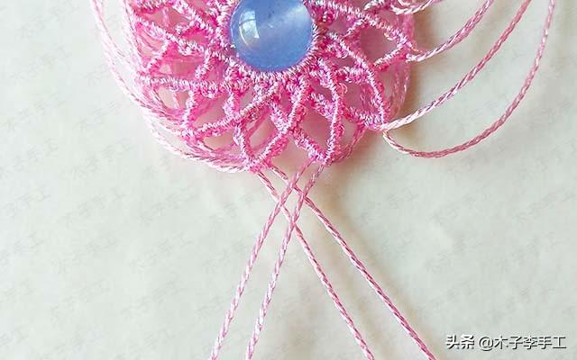 镂空香囊挂件的详细编织图解,步骤太多,保存下来慢慢看哦-第23张图片-90博客网 镂空香囊挂件的详细编织图解,步骤太多,保存下来慢慢看哦-第23张图片-90博客网