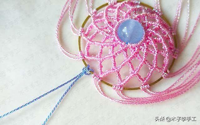 镂空香囊挂件的详细编织图解,步骤太多,保存下来慢慢看哦-第30张图片-90博客网 镂空香囊挂件的详细编织图解,步骤太多,保存下来慢慢看哦-第30张图片-90博客网