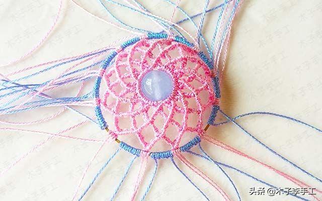 镂空香囊挂件的详细编织图解,步骤太多,保存下来慢慢看哦-第32张图片-90博客网 镂空香囊挂件的详细编织图解,步骤太多,保存下来慢慢看哦-第32张图片-90博客网