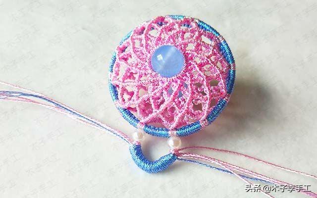 镂空香囊挂件的详细编织图解,步骤太多,保存下来慢慢看哦-第39张图片-90博客网 镂空香囊挂件的详细编织图解,步骤太多,保存下来慢慢看哦-第39张图片-90博客网