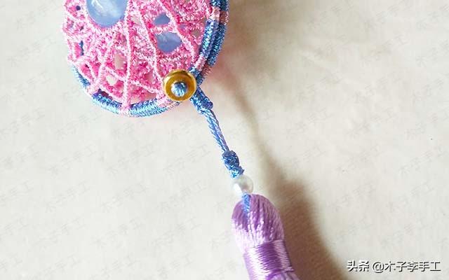 镂空香囊挂件的详细编织图解,步骤太多,保存下来慢慢看哦-第63张图片-90博客网 镂空香囊挂件的详细编织图解,步骤太多,保存下来慢慢看哦-第63张图片-90博客网