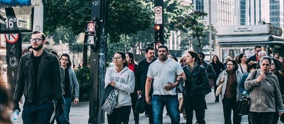 大线索报道：奢侈品到底适不适合玩抖音营销？？-第1张图片-90博客网