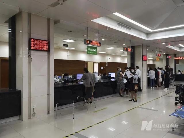 苏州楼市“变调”24小时:前一日销售员奔走狂欢,第二天买房人面临毁约-第1张图片-90博客网 苏州楼市“变调”24小时:前一日销售员奔走狂欢,第二天买房人面临毁约-第1张图片-90博客网