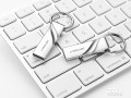 u盘那种的好（优盘比较好的牌子和大容量）